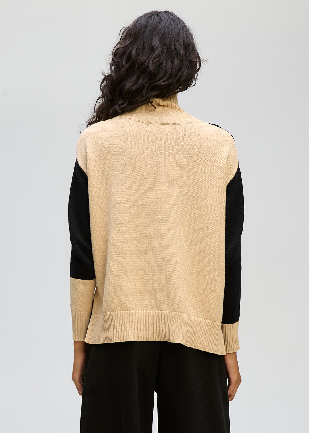 Spot On Roll Neck