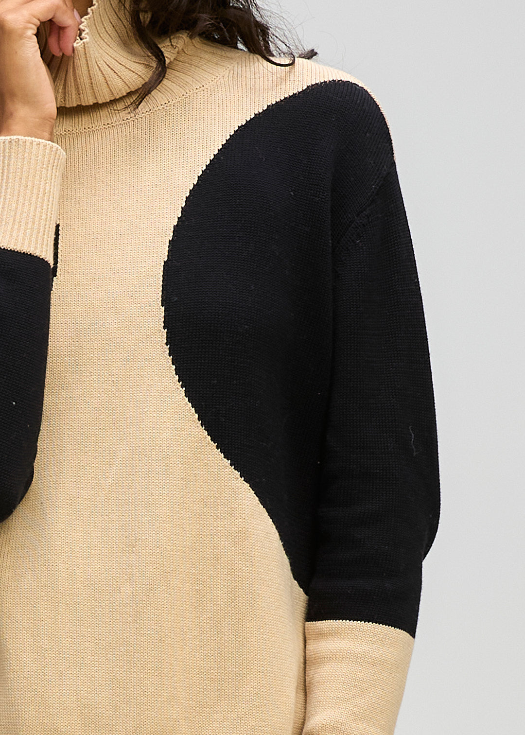 Spot On Roll Neck