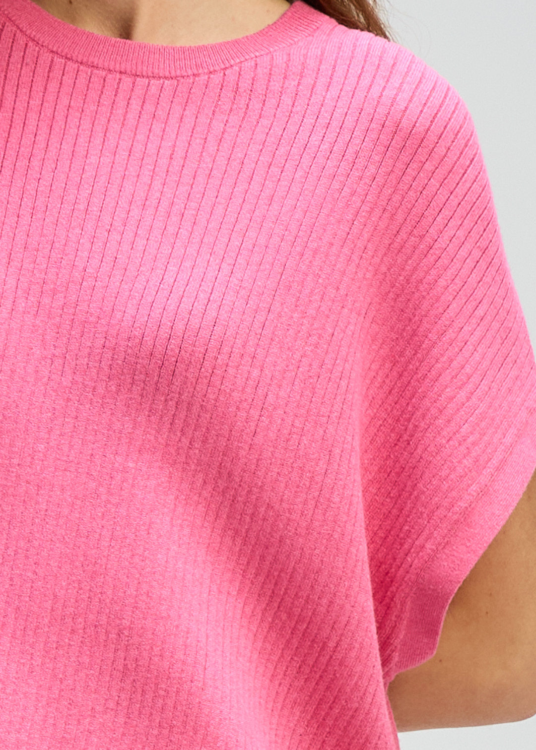 Sleeveless Crew Essential