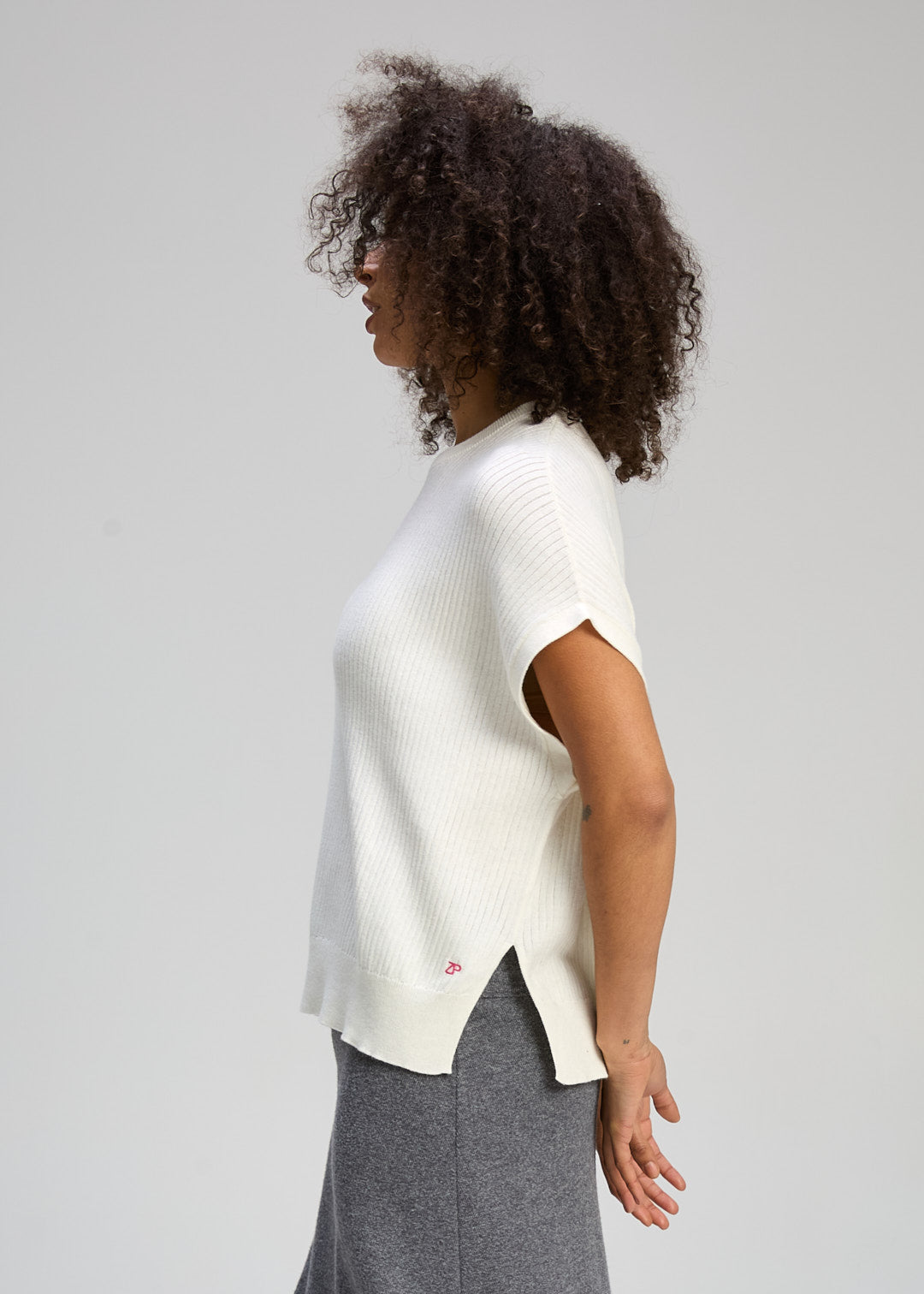 Sleeveless Crew Essential