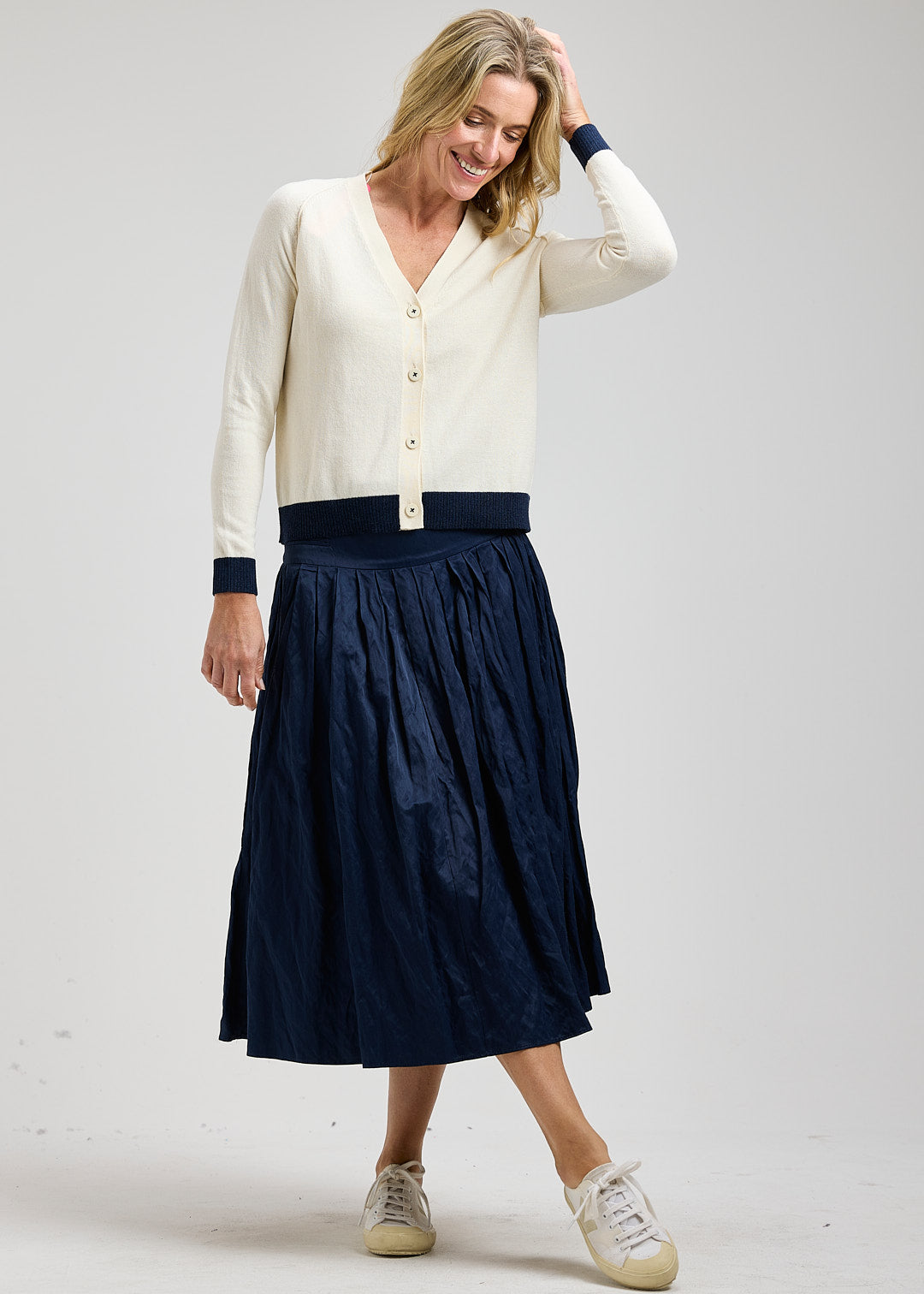 Essential Vee Cardi