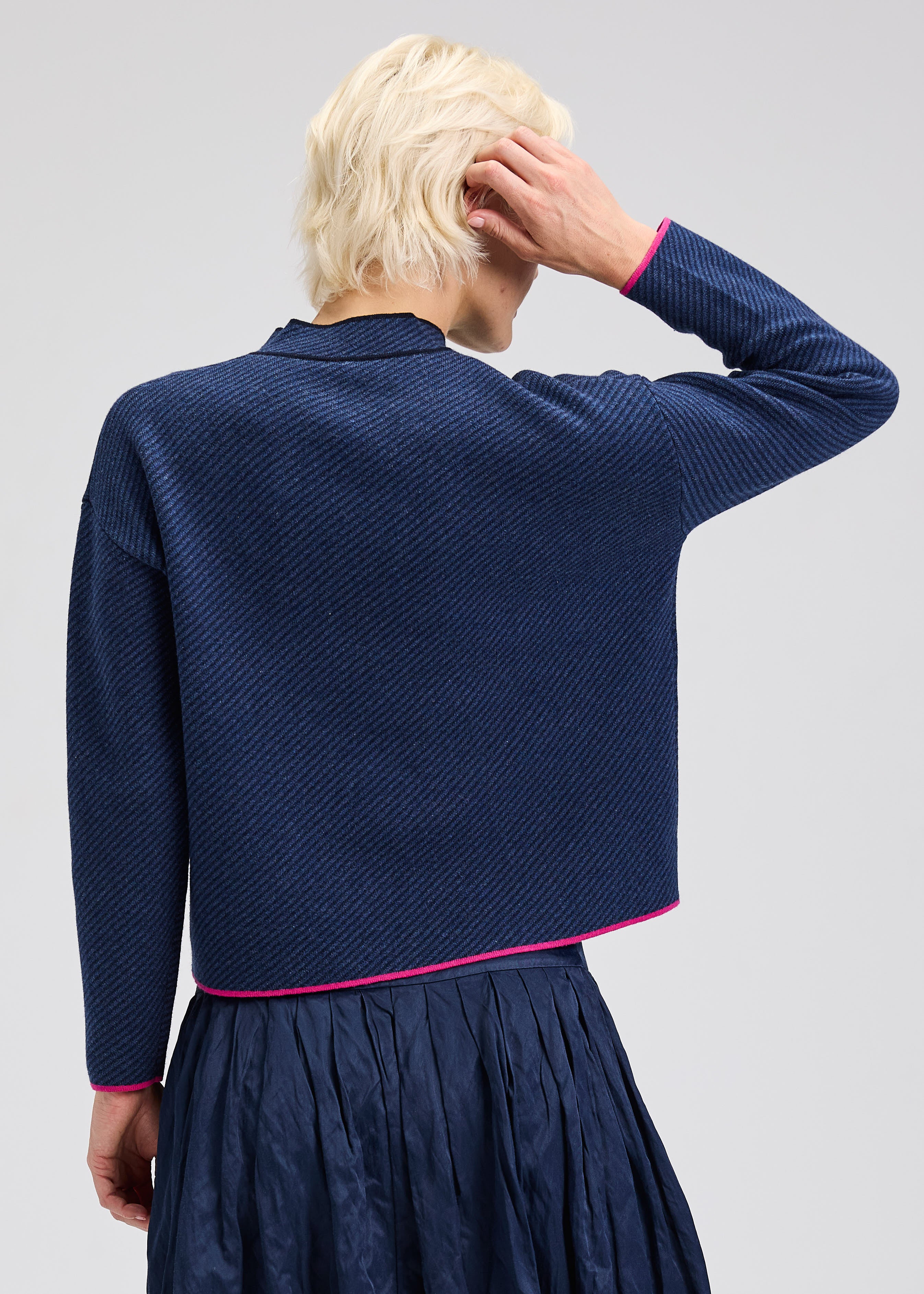 Neru Collar Sweater