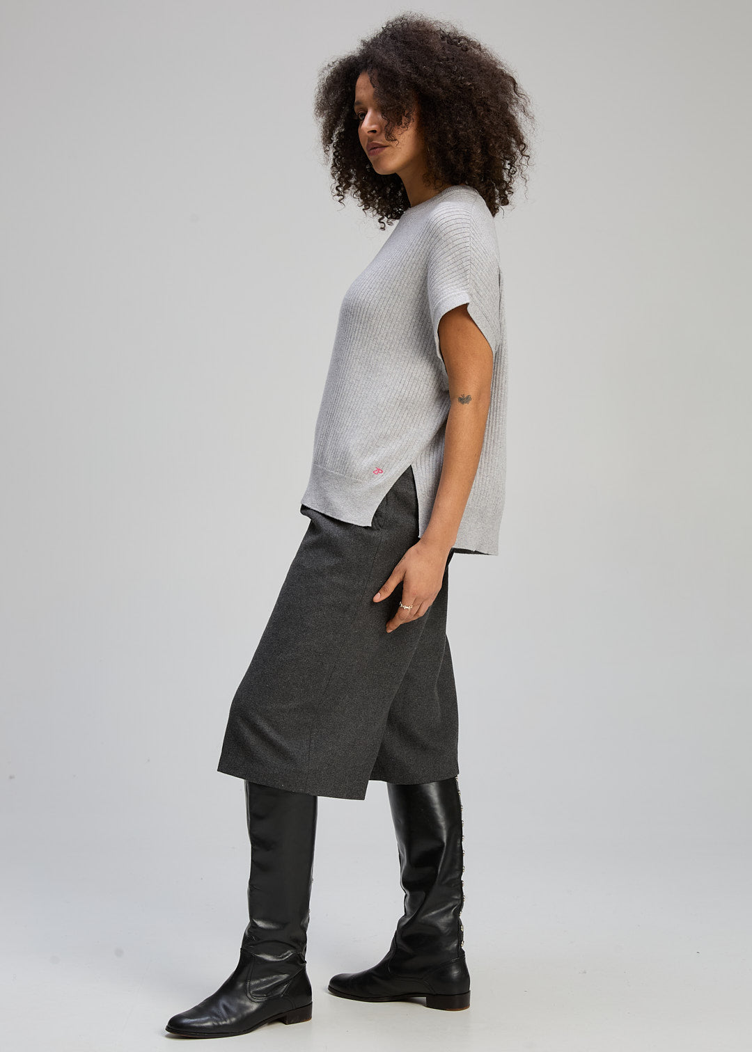 Sleeveless Crew Essential