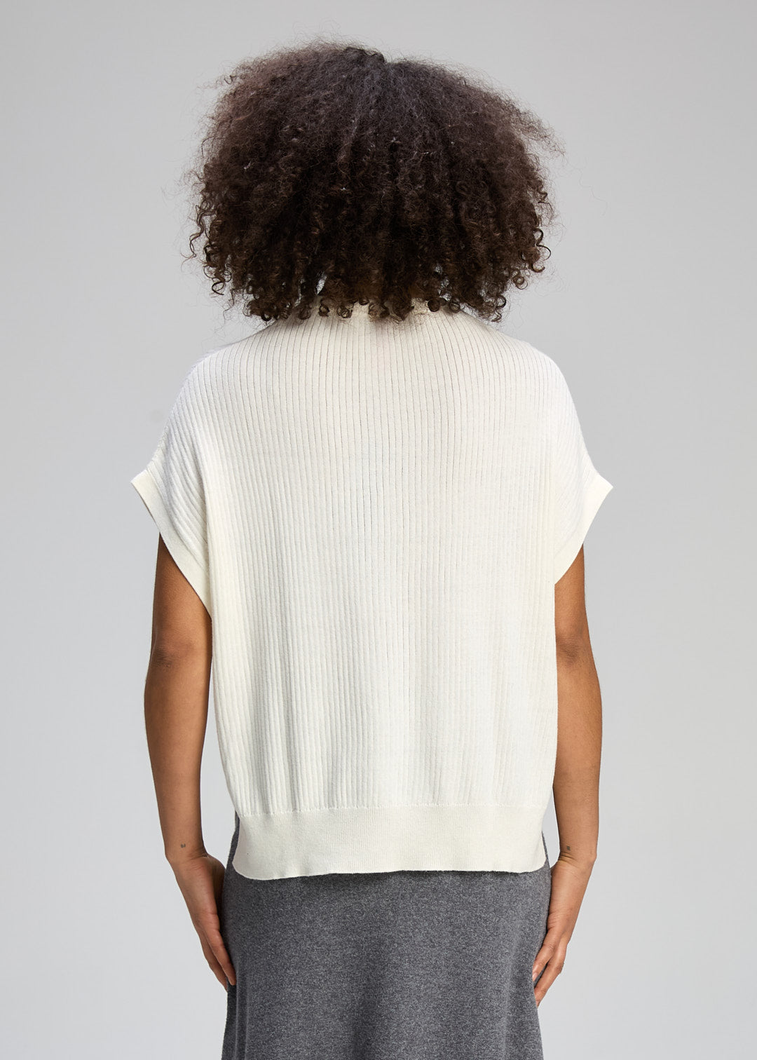 Sleeveless Crew Essential