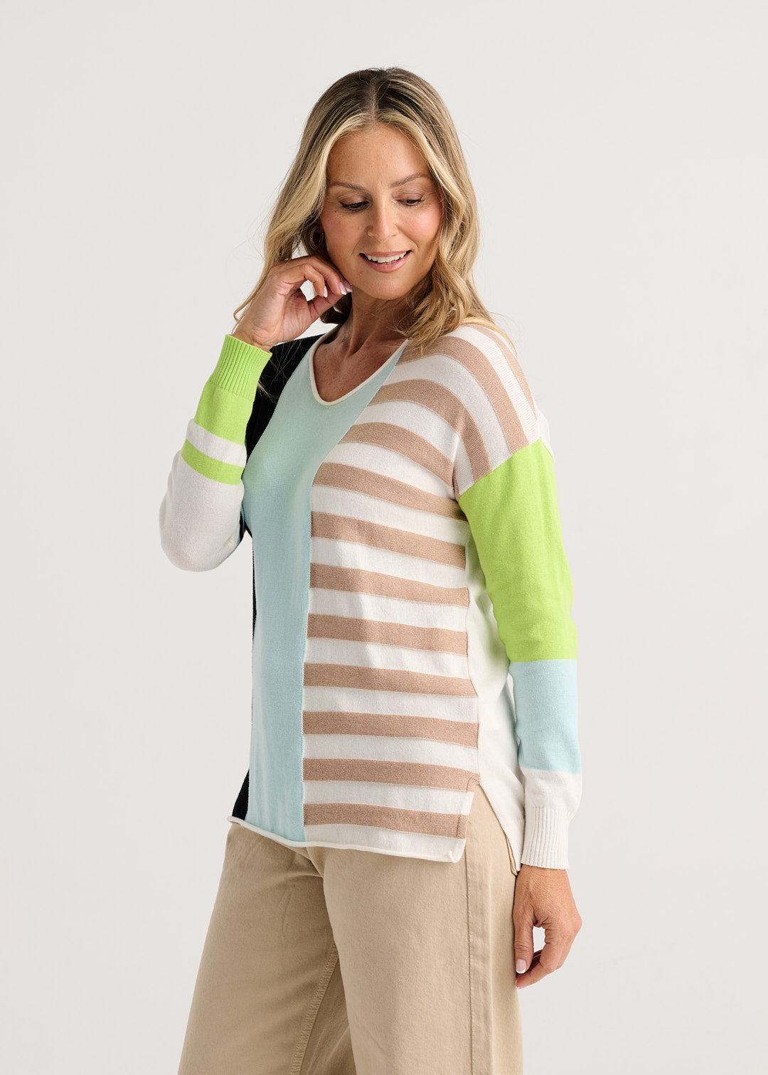 Contrast Stripe Vee