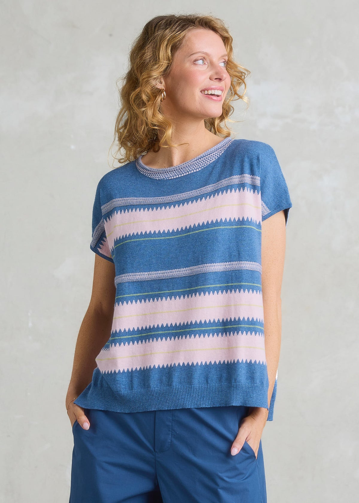 Zig Detail Top